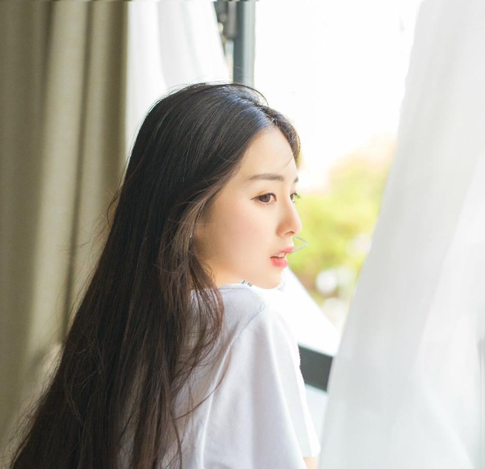 我们从忧患中学得智慧，苦痛中炼出美德来。